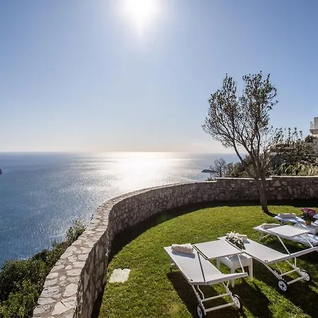 Willa Belvedere Delle Sirene With Views Pool And Guest Services Colli di Fontanelle