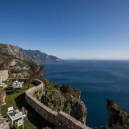 Willa Belvedere Delle Sirene With Views Pool And Guest Services