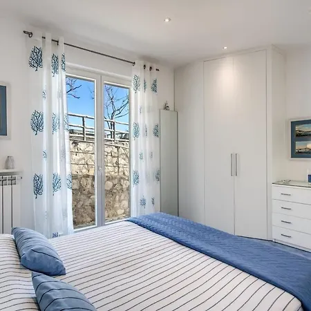 Belvedere Delle Sirene With Views Pool And Guest Services *